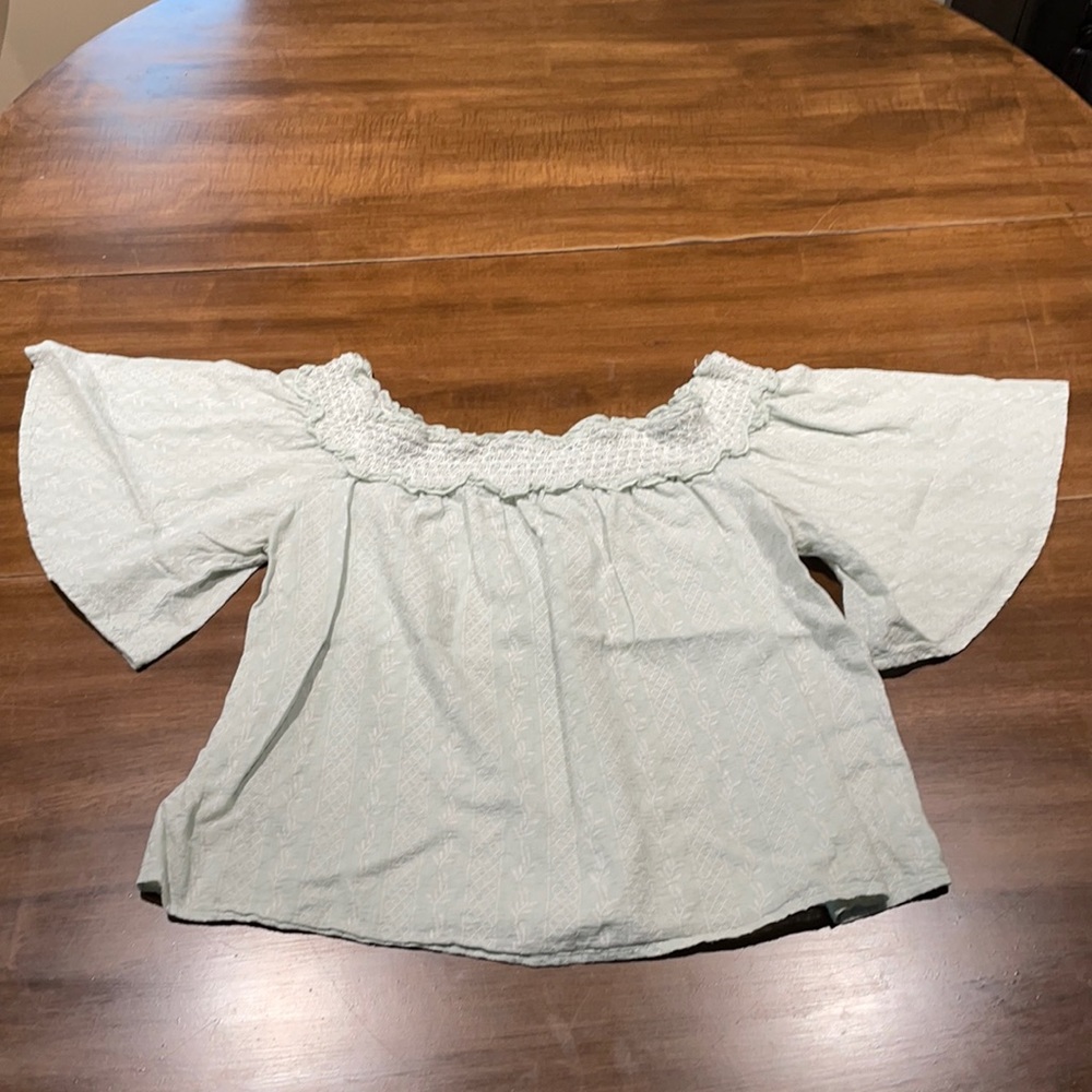 Make green cropped off the shoulder top